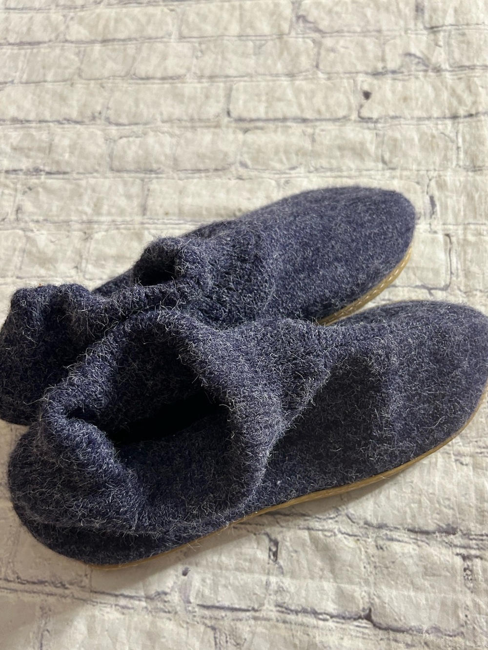 RG BARRY CORP WOOL BLEND ANKLE HARD BOTTOMS UNISEX SLIPPERS SIZE 9 NAVY MIX